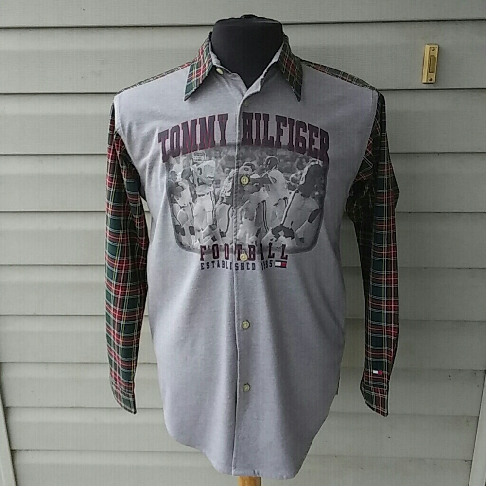 Vintage Y2K Tommy Hilfiger (1985 Chicago Bears) Picture on the Front